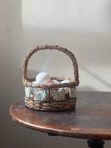 Country egg basket