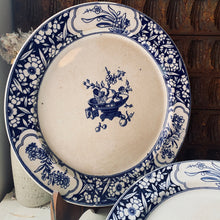 Load image into Gallery viewer, Set of four 19th century Minton ‘Chinese blossom’ plates