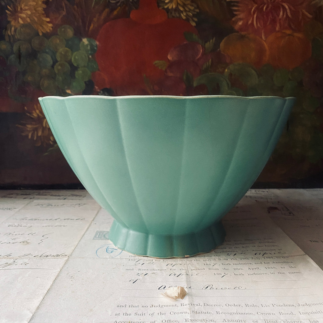 Wedgwood Keith Murray matt green bowl