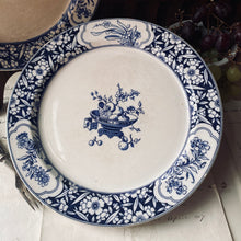 Load image into Gallery viewer, Set of four 19th century Minton ‘Chinese blossom’ plates