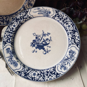 Set of four 19th century Minton ‘Chinese blossom’ plates